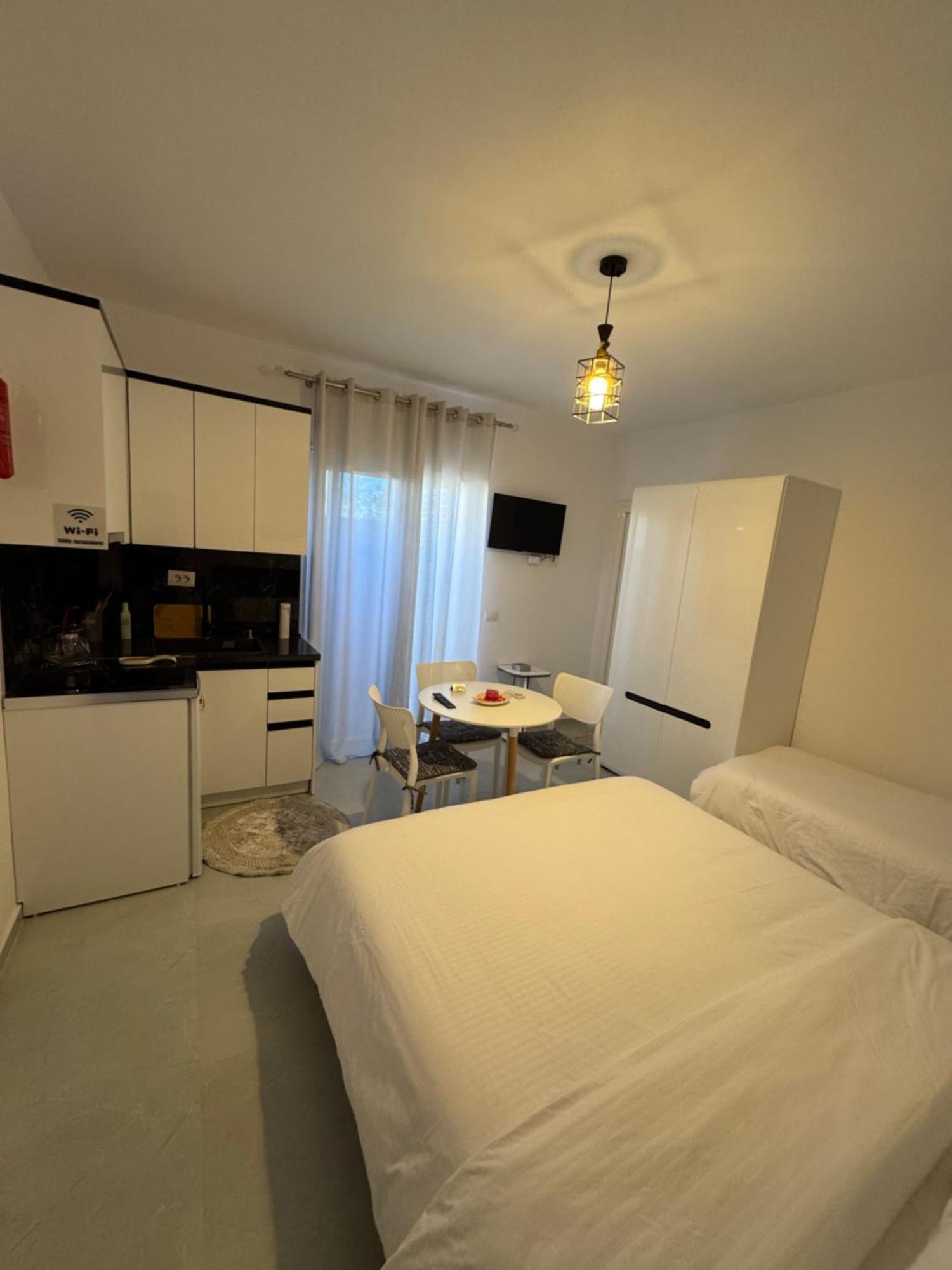 Private Villa Aras 2 - Luxury & Elegance Apartments Vlorë Esterno foto