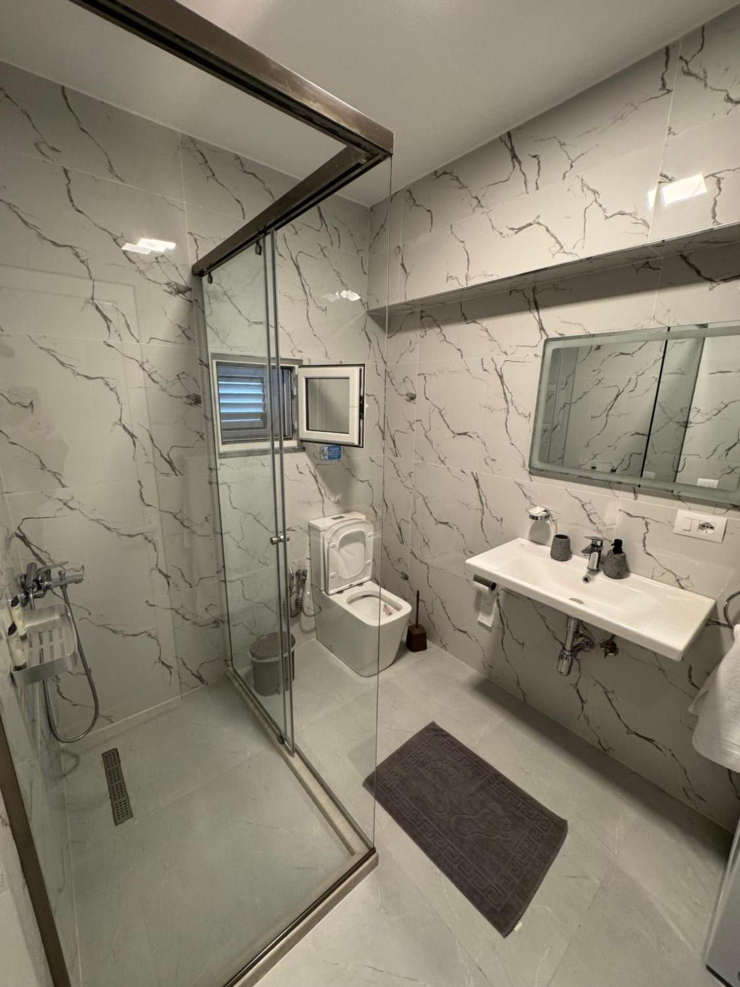 Private Villa Aras 2 - Luxury & Elegance Apartments Vlorë Esterno foto