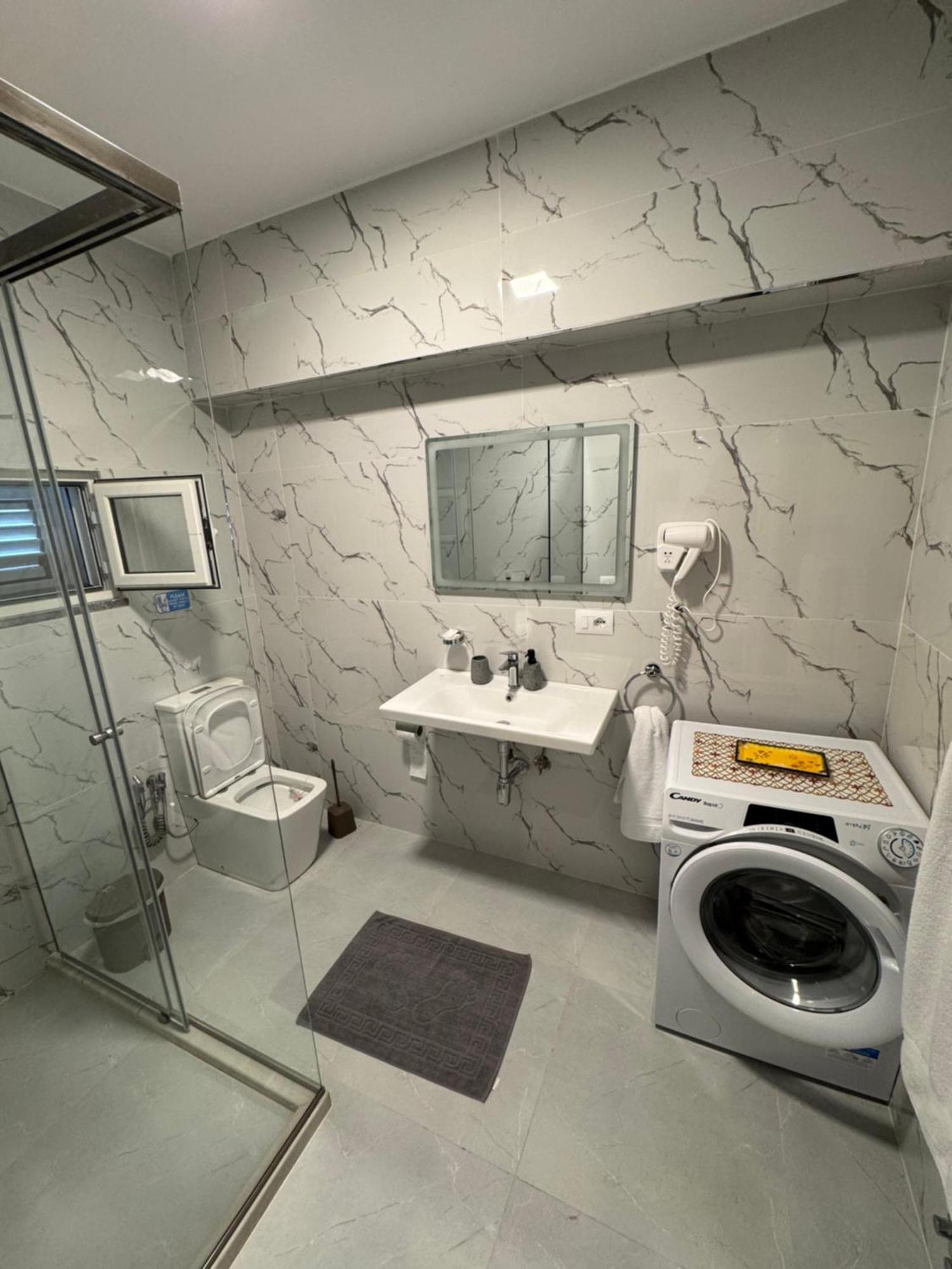 Private Villa Aras 2 - Luxury & Elegance Apartments Vlorë Esterno foto